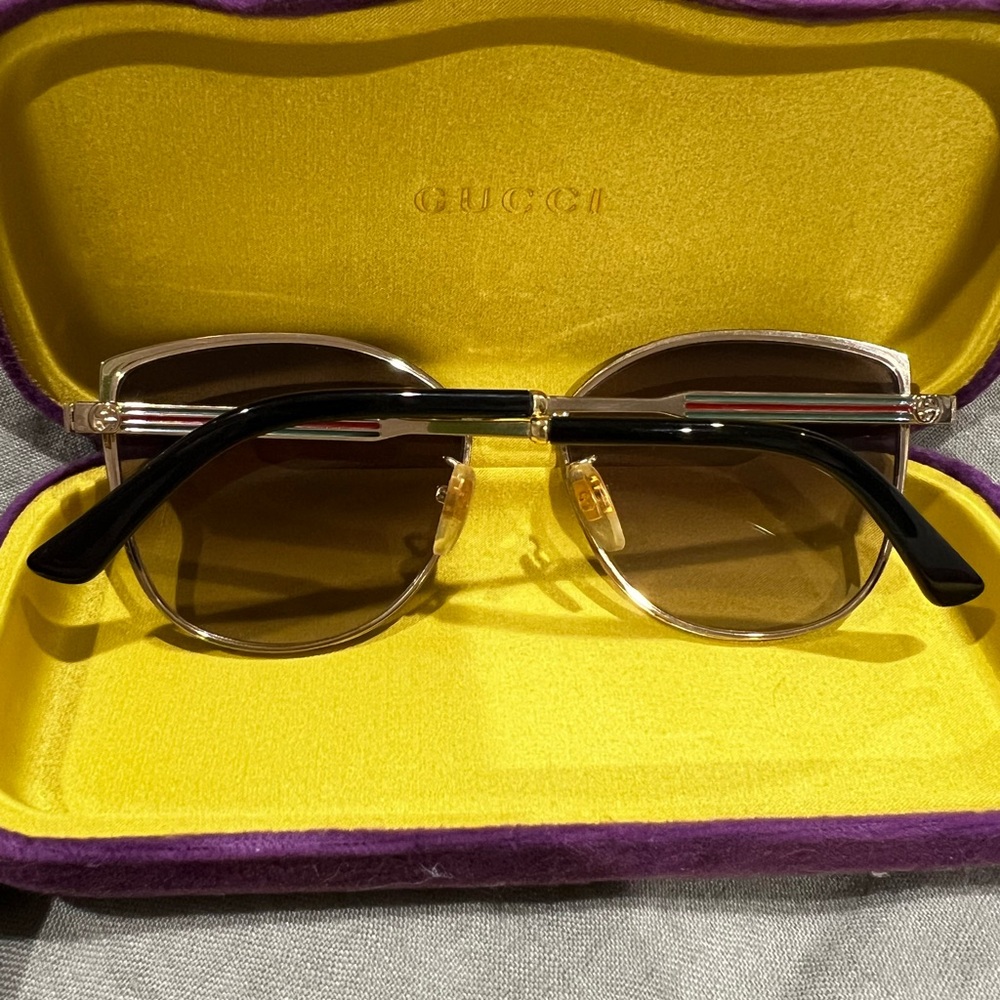 Gucci Sunglasses - Picture 4 of 5